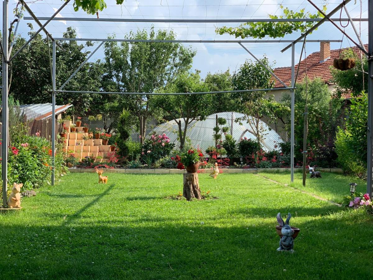 Вила в с. Габарево, Долината на Розите. Gabarevo Екстер'єр фото